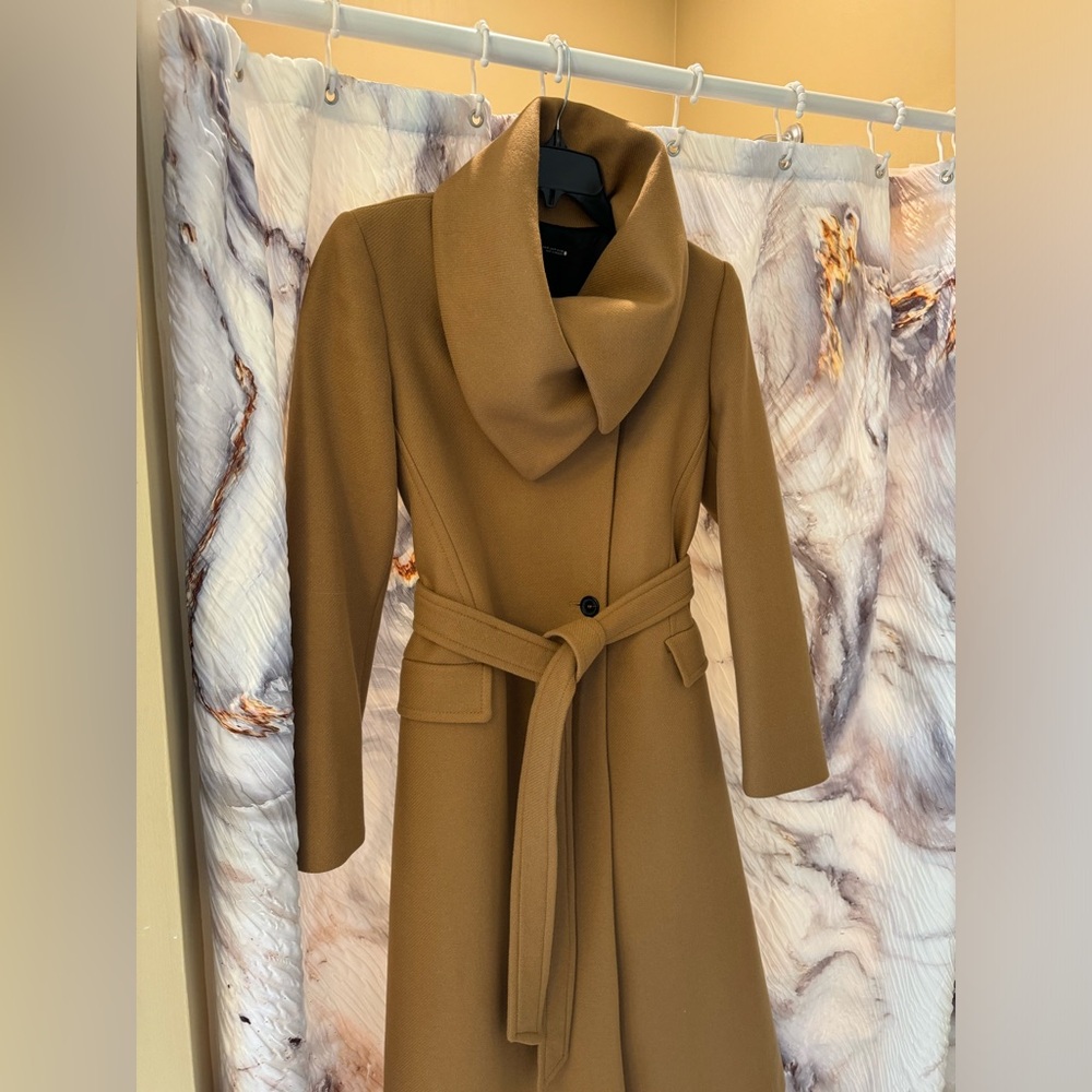 Beautiful  Zara peacout with foldable collar. Worn twice.